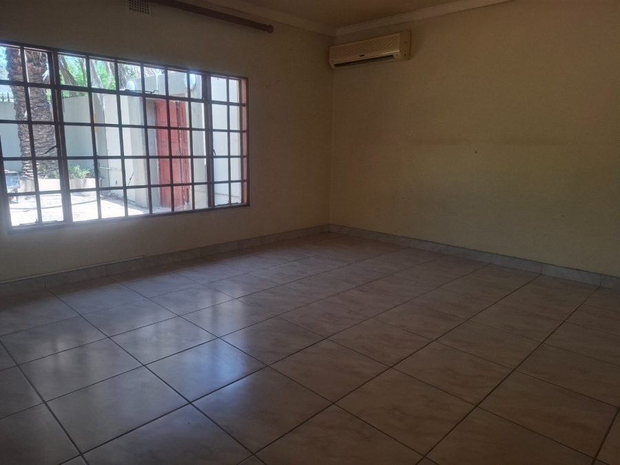 To Let 4 Bedroom Property for Rent in Suidrand Free State